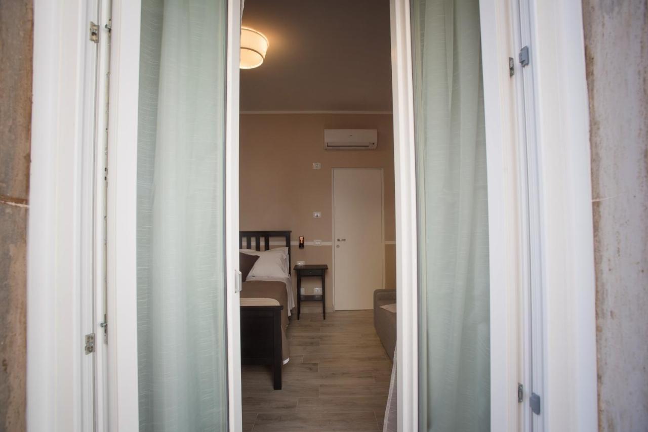 6Th Land - Rent Rooms Affittacamere لا سبيتسْيا المظهر الخارجي الصورة